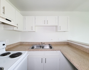101 Brookside Lane - Photo Thumbnail 9