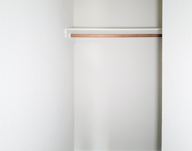 101 Brookside Lane - Photo Thumbnail 15