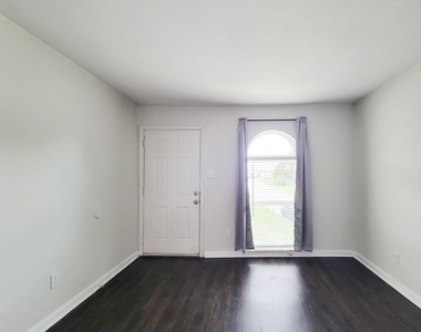 101 Brookside Lane - Photo Thumbnail 11