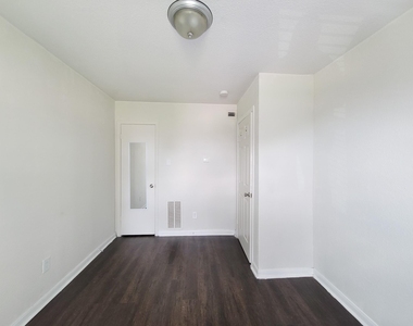 101 Brookside Lane - Photo Thumbnail 14