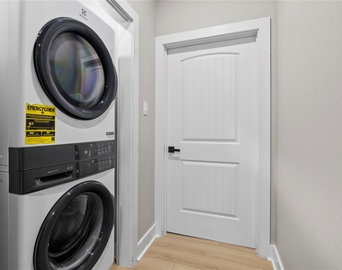 2406 Truxillo Street - Photo Thumbnail 16