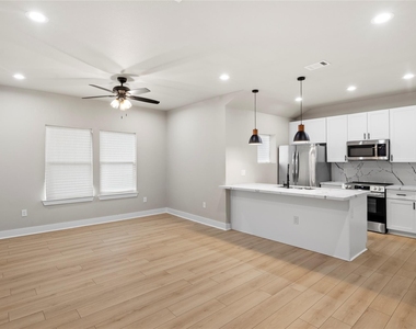 2406 Truxillo Street - Photo Thumbnail 7