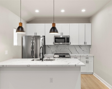 2406 Truxillo Street - Photo Thumbnail 8