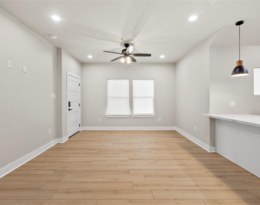 2406 Truxillo Street - Photo Thumbnail 6