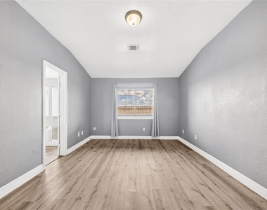 10515 Evergreen Street - Photo Thumbnail 15
