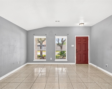 10515 Evergreen Street - Photo Thumbnail 5