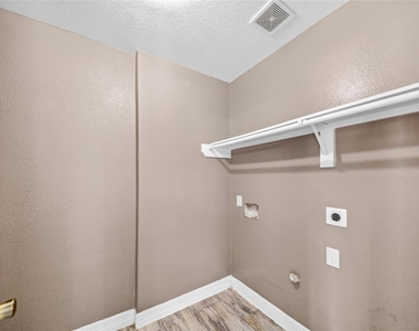 10515 Evergreen Street - Photo Thumbnail 22