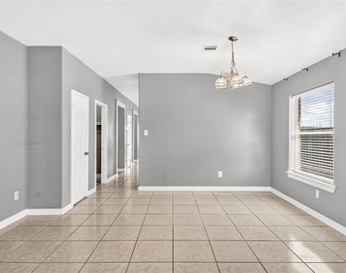 10515 Evergreen Street - Photo Thumbnail 7