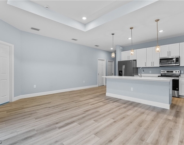 702 Broadway Avenue - Photo Thumbnail 8