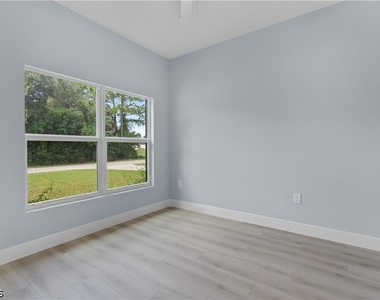 702 Broadway Avenue - Photo Thumbnail 13
