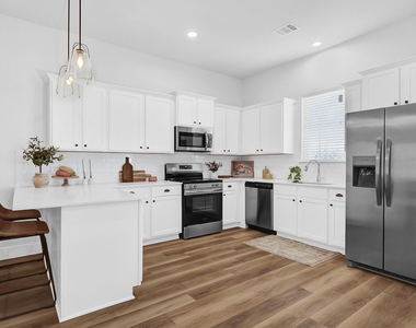 38634 Spur 149 Rd - Photo Thumbnail 7
