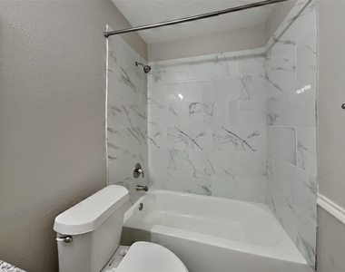 31 S White Pebble Court - Photo Thumbnail 15