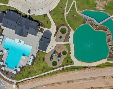 3831 Turnpike Drive - Photo Thumbnail 16