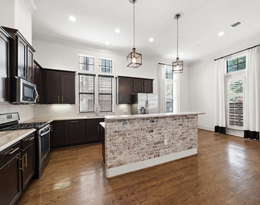 3219 Maxroy Street - Photo Thumbnail 12