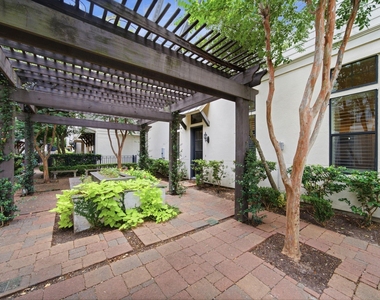 3219 Maxroy Street - Photo Thumbnail 6