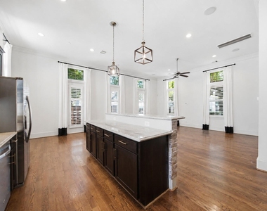 3219 Maxroy Street - Photo Thumbnail 11