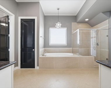 3219 Maxroy Street - Photo Thumbnail 3
