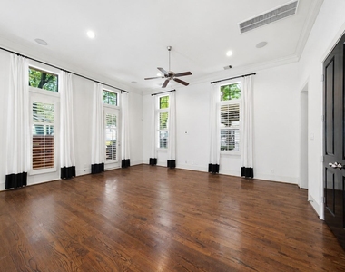 3219 Maxroy Street - Photo Thumbnail 8