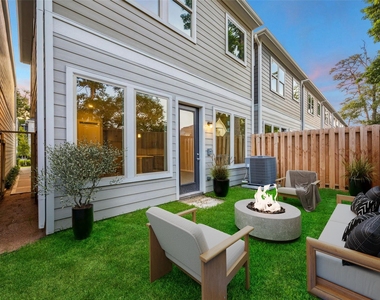 5205 Amber Sunrise Drive - Photo Thumbnail 10
