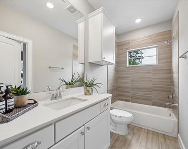 5205 Amber Sunrise Drive - Photo Thumbnail 32