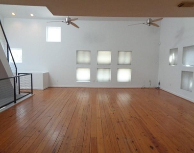 117 Willard Street - Photo Thumbnail 2