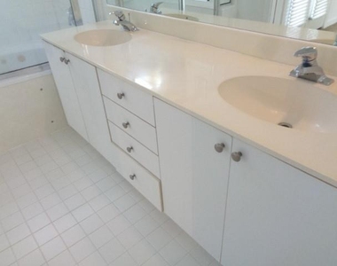 117 Willard Street - Photo Thumbnail 21