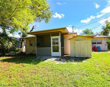 1095 San Remo Avenue - Photo Thumbnail 10