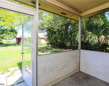 1095 San Remo Avenue - Photo Thumbnail 11