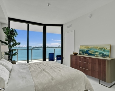 700 Ne 24th Street - Photo Thumbnail 11
