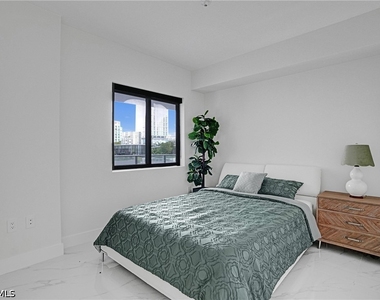 700 Ne 24th Street - Photo Thumbnail 18