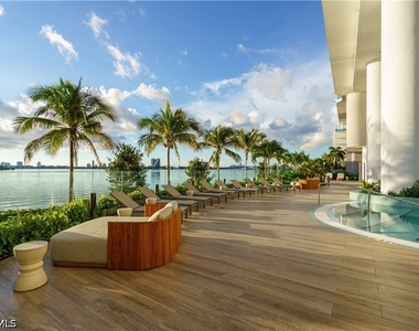 700 Ne 24th Street - Photo Thumbnail 47