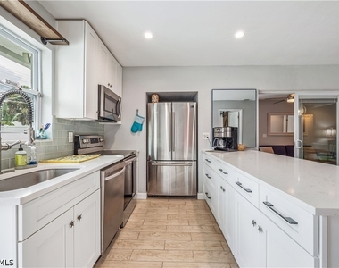 791 94th Avenue N - Photo Thumbnail 11