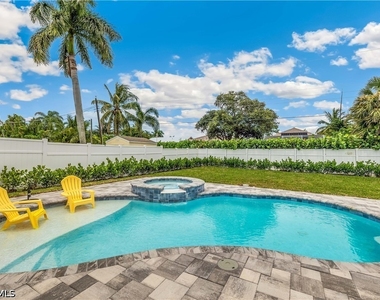 791 94th Avenue N - Photo Thumbnail 4