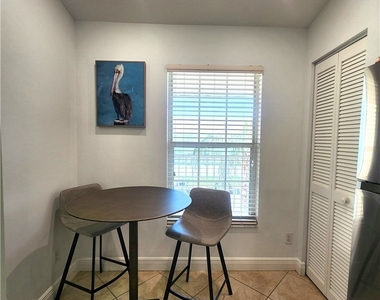 9640 Victoria Lane - Photo Thumbnail 1