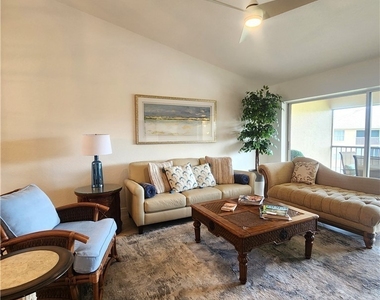9640 Victoria Lane - Photo Thumbnail 8