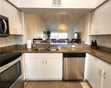 9640 Victoria Lane - Photo Thumbnail 3