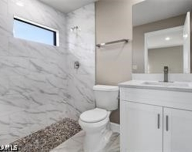 2215 Kenneth Avenue S - Photo Thumbnail 6