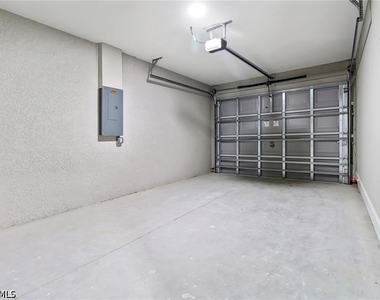 2215 Kenneth Avenue S - Photo Thumbnail 5