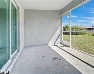 2215 Kenneth Avenue S - Photo Thumbnail 4