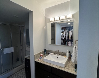 5975 Bloomfield Circle - Photo Thumbnail 9
