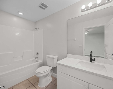 915 Ne 10th Lane - Photo Thumbnail 13