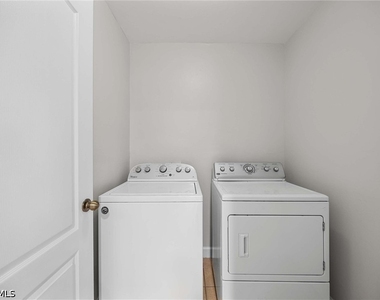 915 Ne 10th Lane - Photo Thumbnail 17