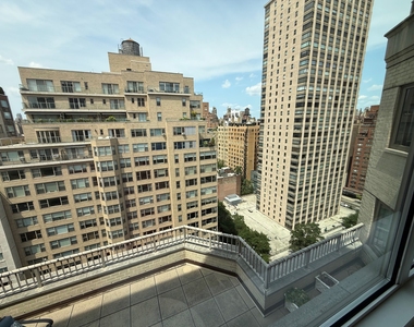 200 East 71st Street - Photo Thumbnail 2