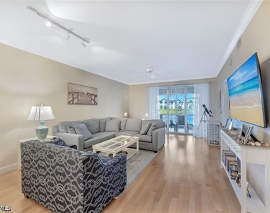818 Tanbark Drive - Photo Thumbnail 4