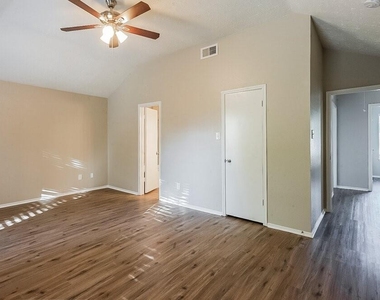 1909 Wildwood Ridge Drive - Photo Thumbnail 9