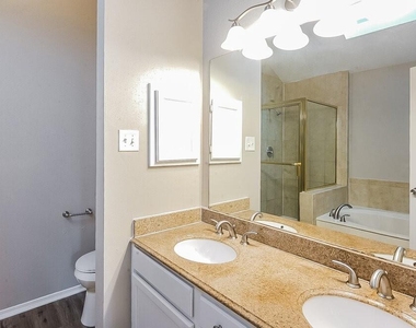 1909 Wildwood Ridge Drive - Photo Thumbnail 11