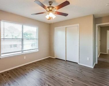 1909 Wildwood Ridge Drive - Photo Thumbnail 10