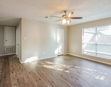 1909 Wildwood Ridge Drive - Photo Thumbnail 12