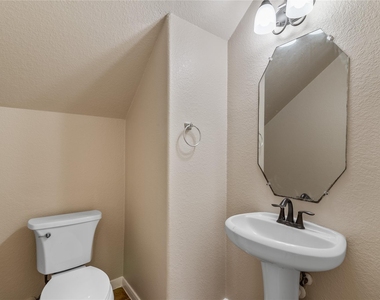 24822 Dutton Point Drive - Photo Thumbnail 9
