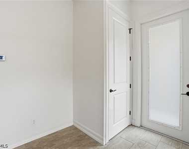 1311 Jaybird Way - Photo Thumbnail 6